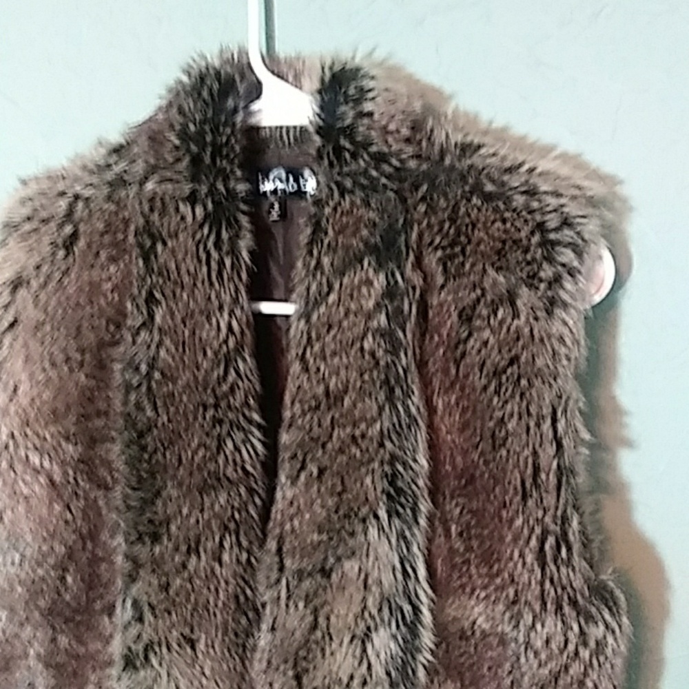 Womens Faux Fur Vest by Kiss & Tell Size S - Picture 2 of 8